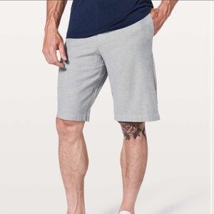 Lululemon Commission Short Relaxed *Qwick Oxford 11" Black / White Size 32